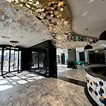 White Titanic Dolce Mare Apartment