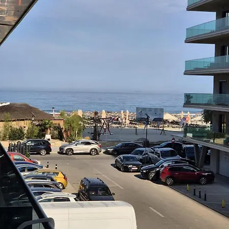 White Titanic Dolce Mare Lägenhetshotell Năvodari