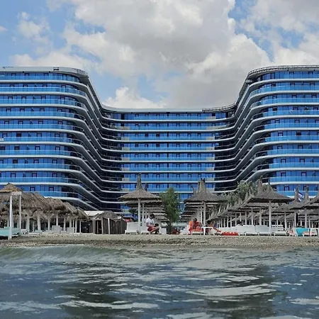 White Titanic Dolce Mare Lägenhetshotell Năvodari